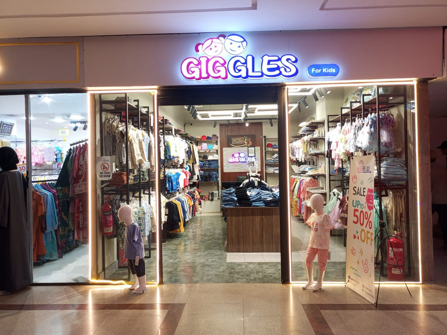 Giggles Fortress Square store