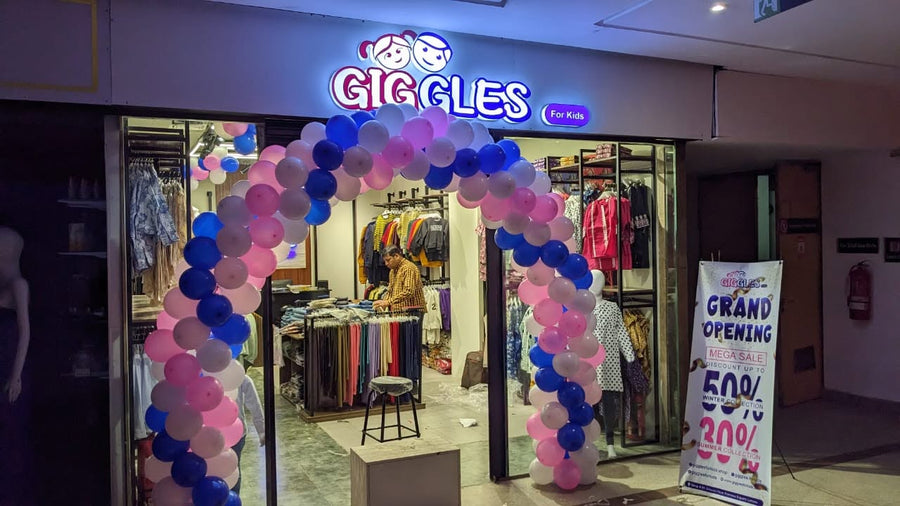 Giggles Shadbagh store